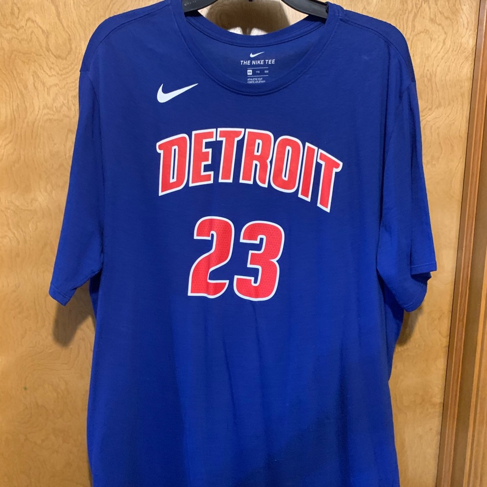 Nike Men’s XXL Blake Griffin T-Shirt